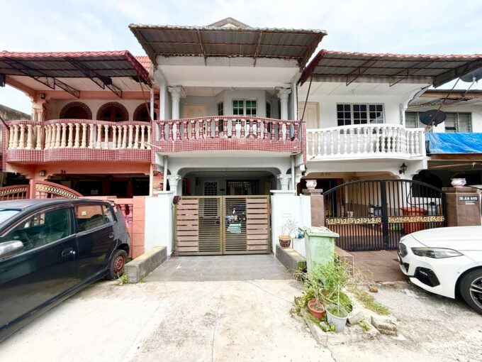 Rumah teres 2 tingkat Taman Lindungan Jaya PJS 4 Petaling Jaya untuk dijual RM420000