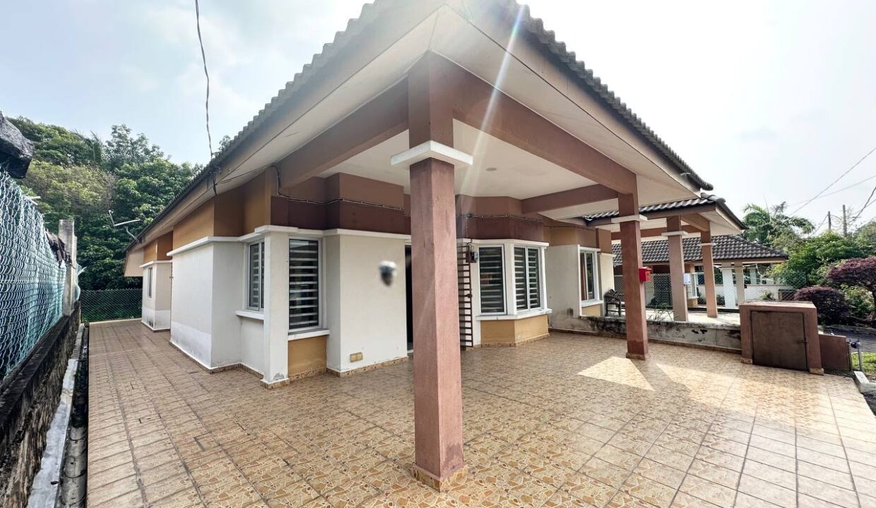 ejen hartanah salak tinggi 1